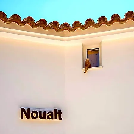 מלון Noualt 3*
